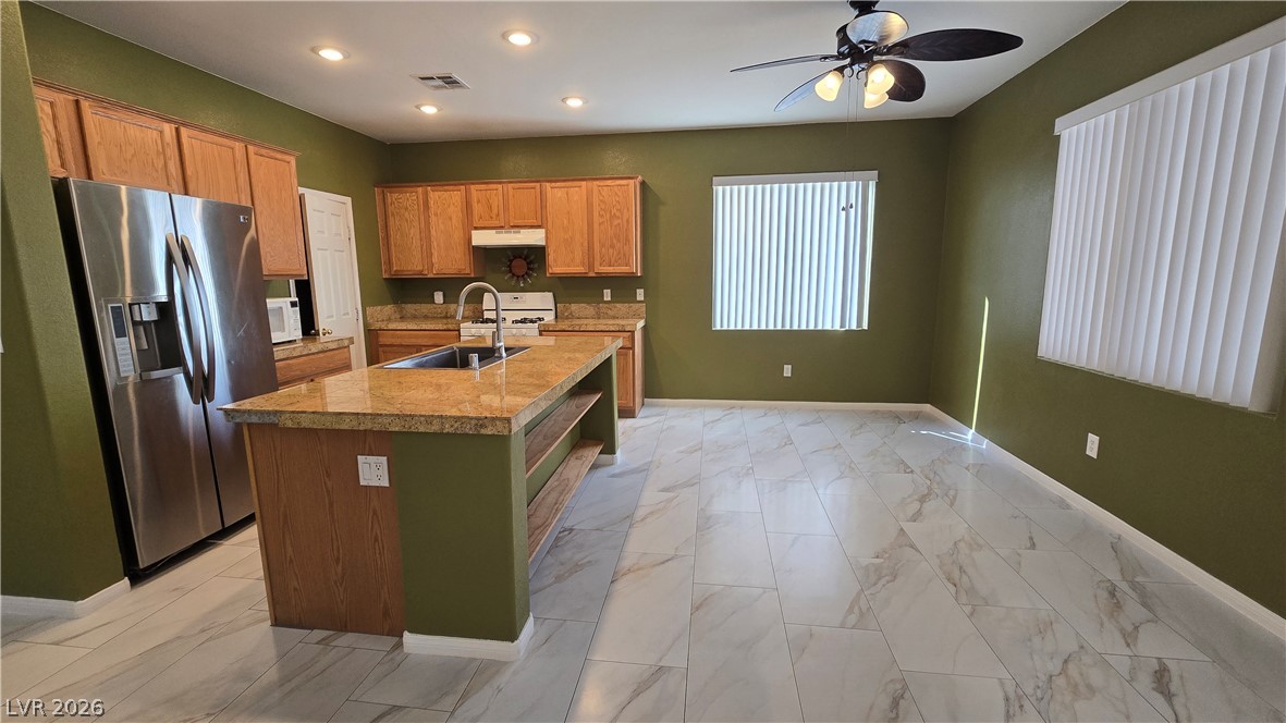 3902 West El Campo Grande Avenue Property Photo 10