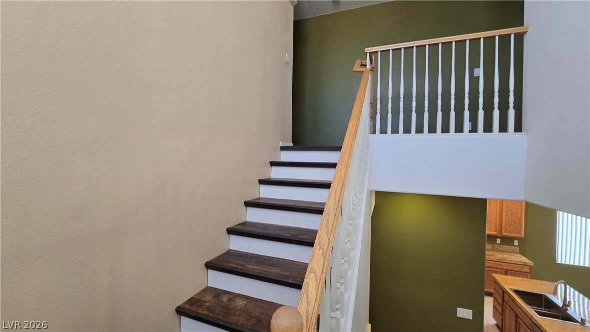 3902 West El Campo Grande Avenue Property Photo 18
