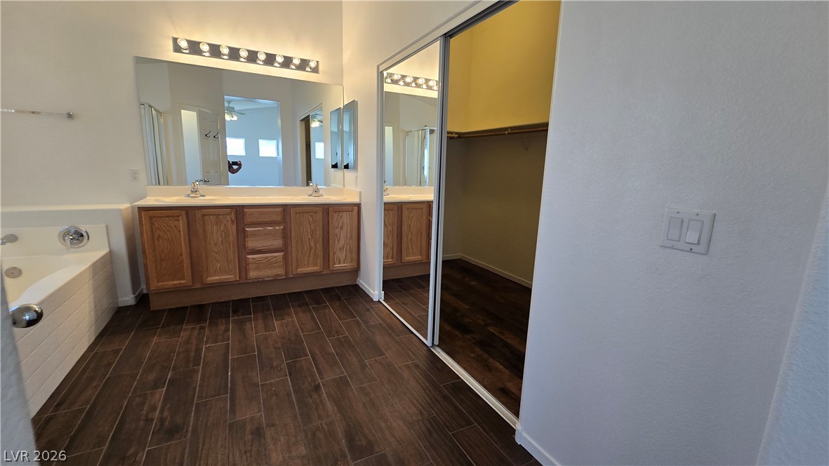 3902 West El Campo Grande Avenue Property Photo 24