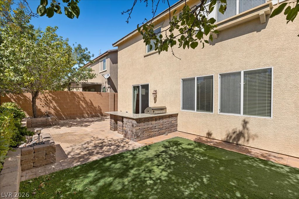 10833 Whipple Crest Avenue Property Photo 15