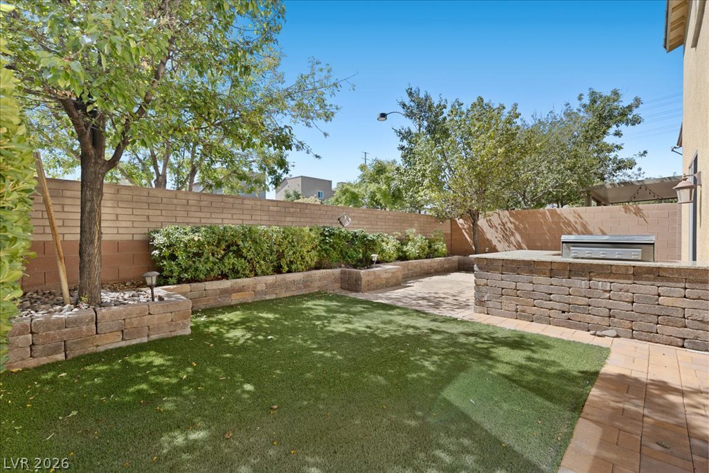 10833 Whipple Crest Avenue Property Photo 16
