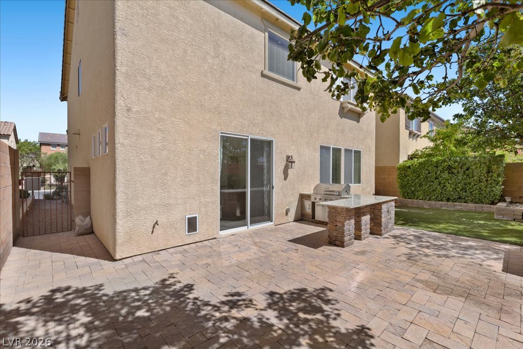 10833 Whipple Crest Avenue Property Photo 18