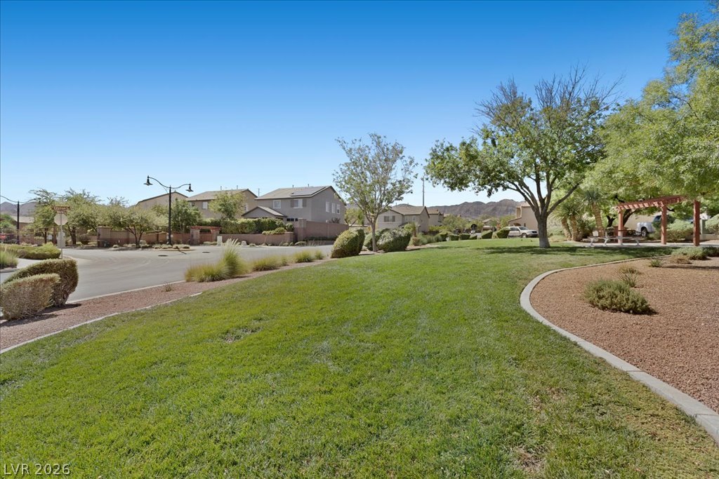 10833 Whipple Crest Avenue Property Photo 39