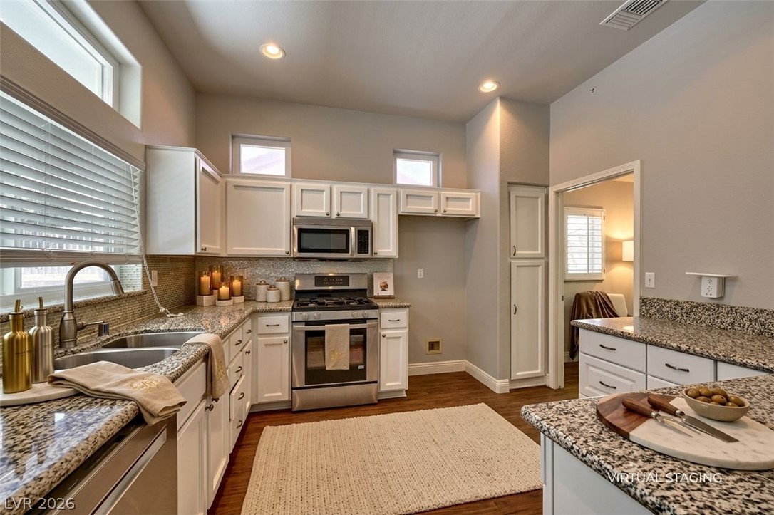 10033 Netherton Drive Property Photo 12