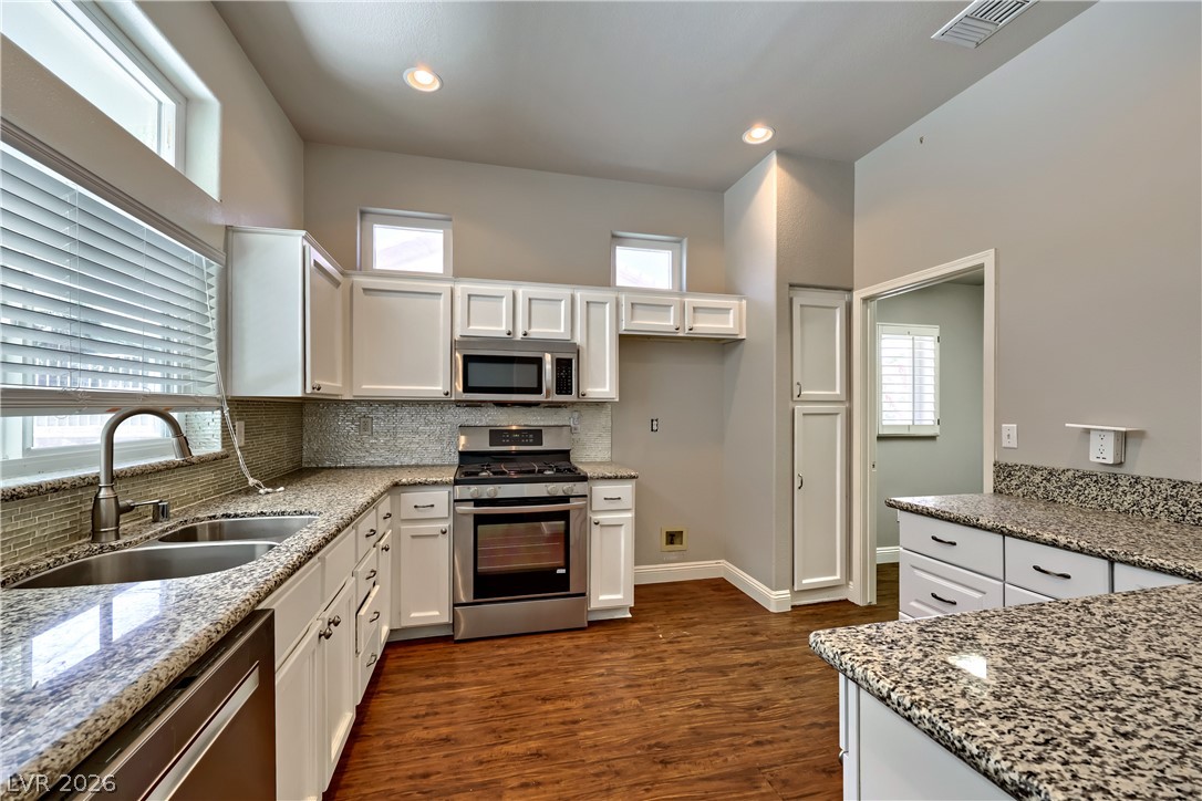 10033 Netherton Drive Property Photo 13