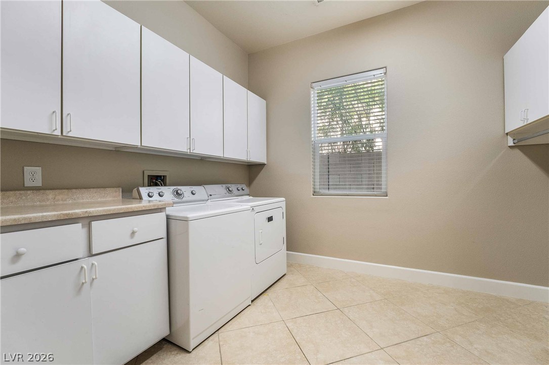 2475 Blackcraig Street Property Photo 4