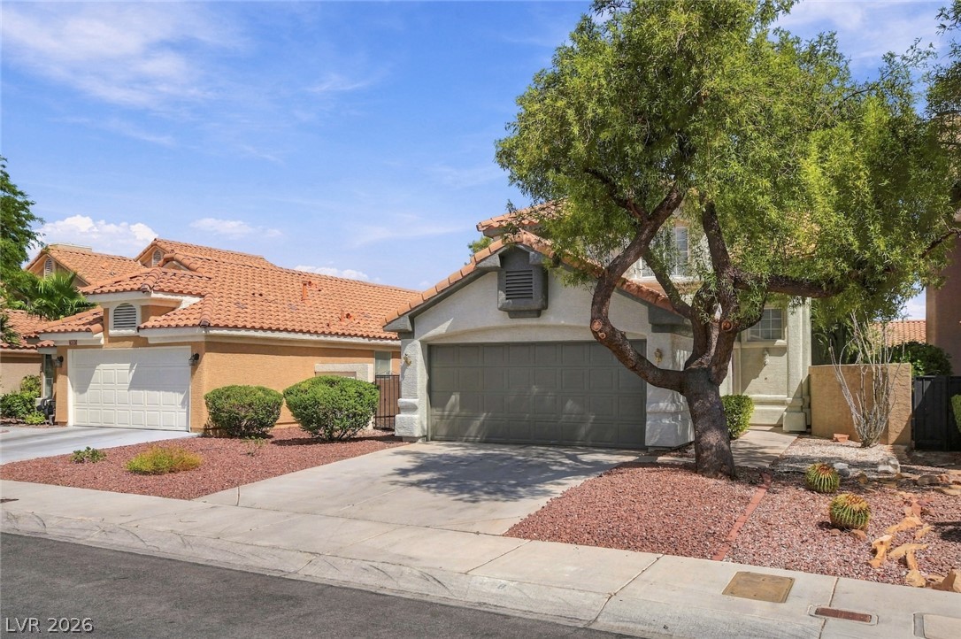 1428 Desert Hills Drive Property Photo 2