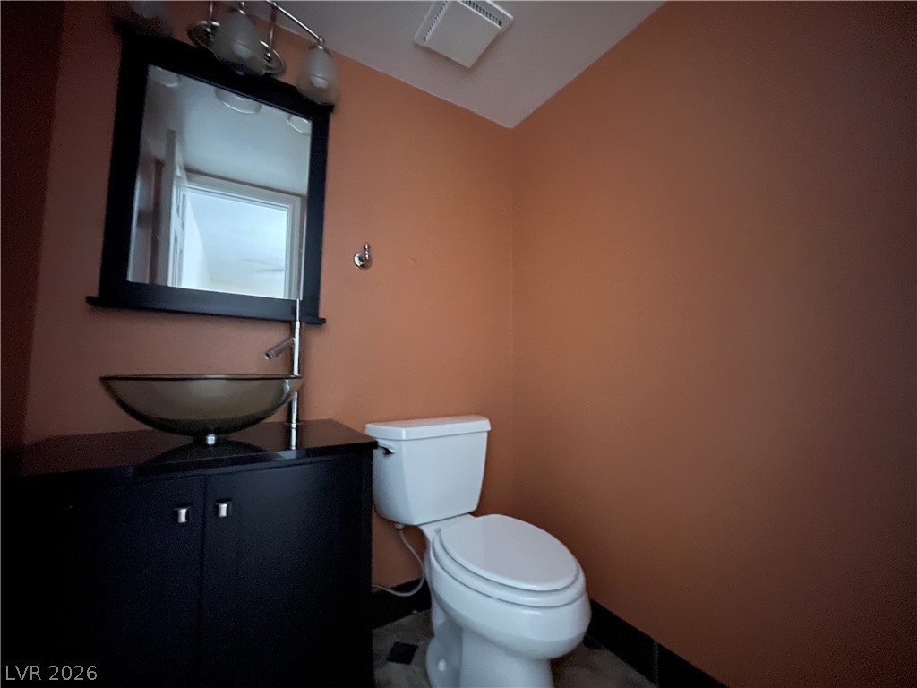 240 Shadybrook Lane B Property Photo 8