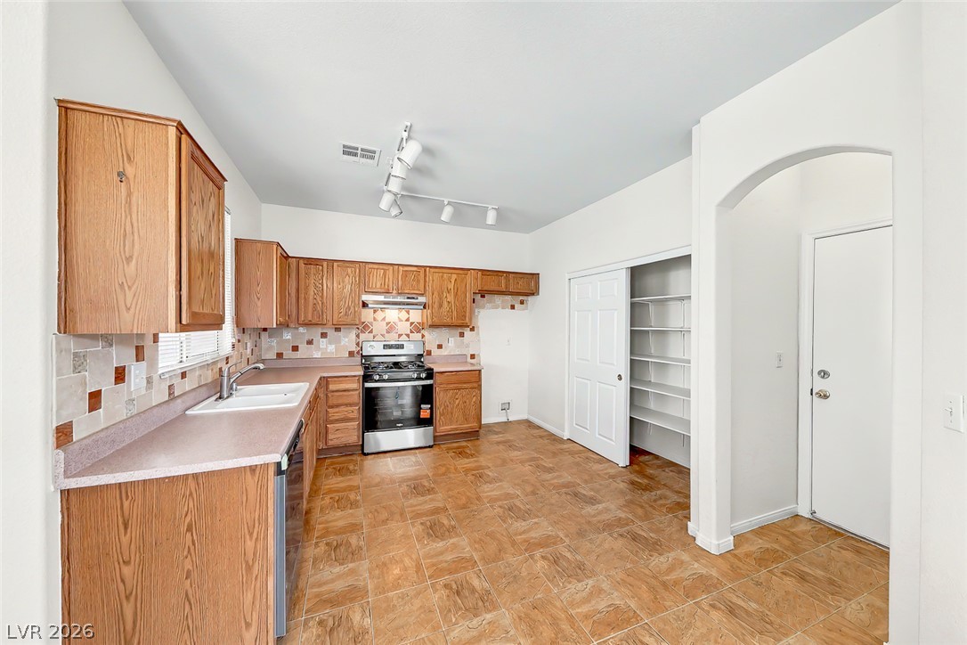 5208 El Pescador Avenue Property Photo 11