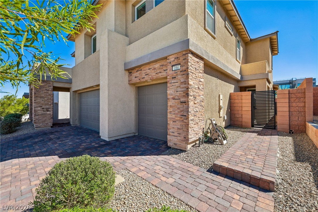194 Viento Ridge Street Property Photo 4