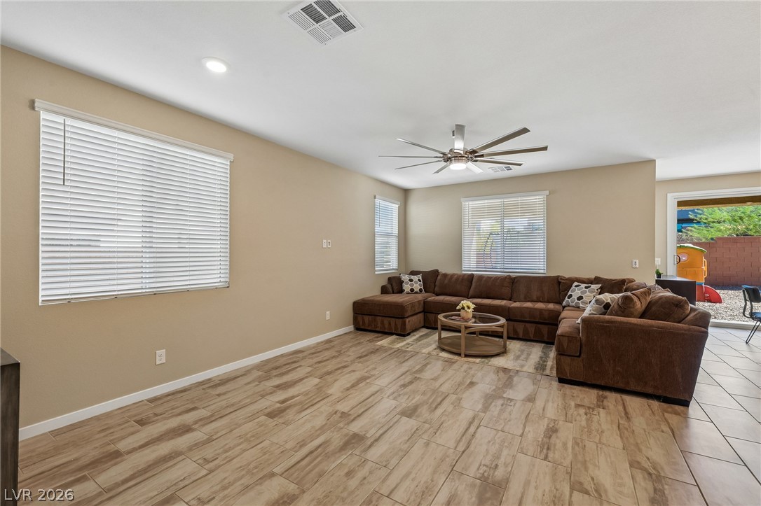 194 Viento Ridge Street Property Photo 6
