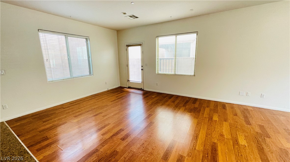 669 Emerald Idol Place Property Photo 3