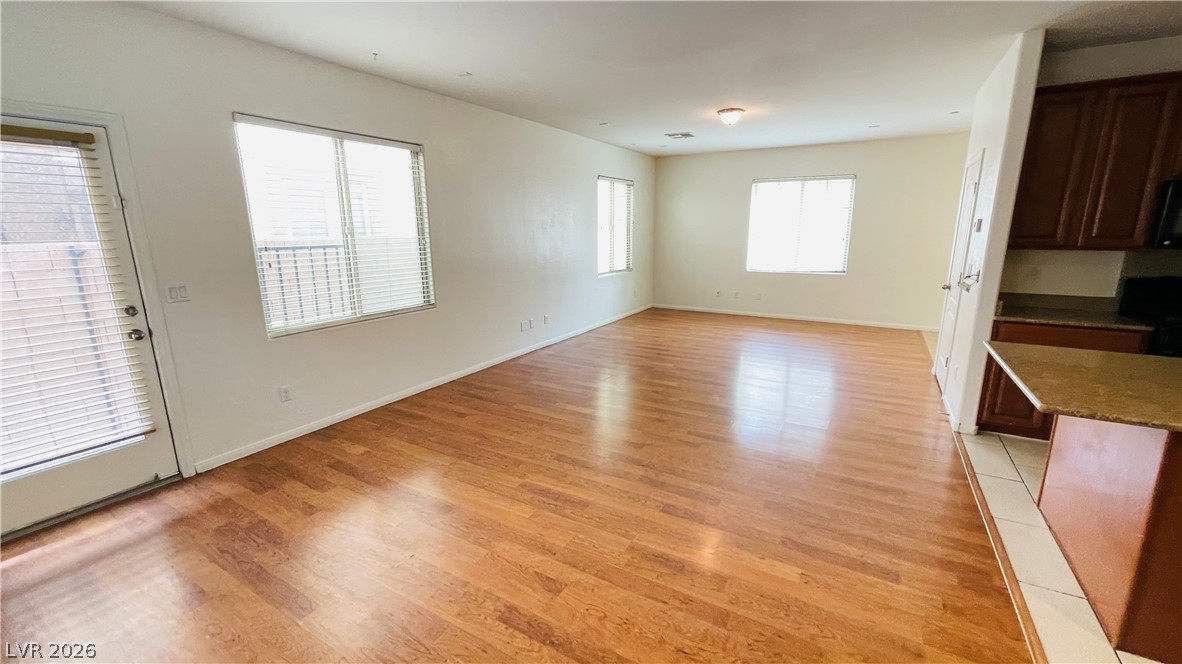 669 Emerald Idol Place Property Photo 5