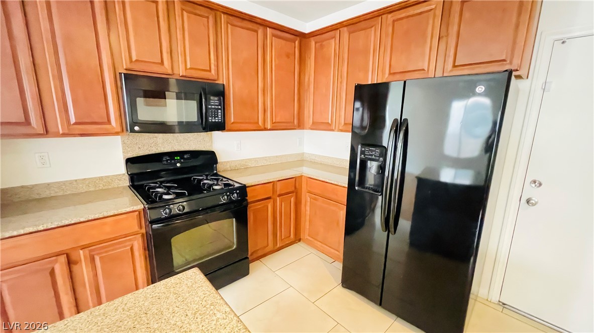 669 Emerald Idol Place Property Photo 6