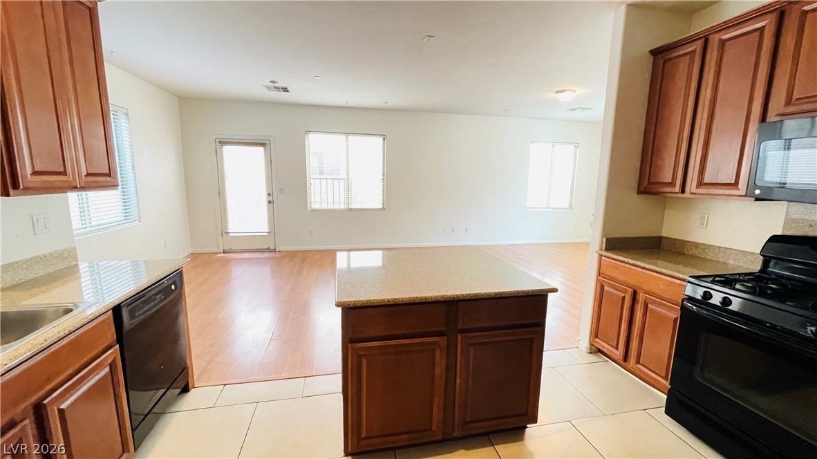 669 Emerald Idol Place Property Photo 10