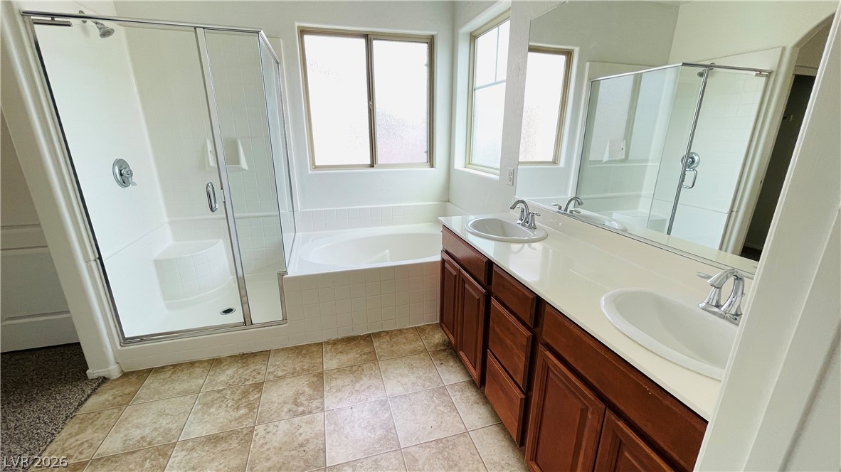 669 Emerald Idol Place Property Photo 13