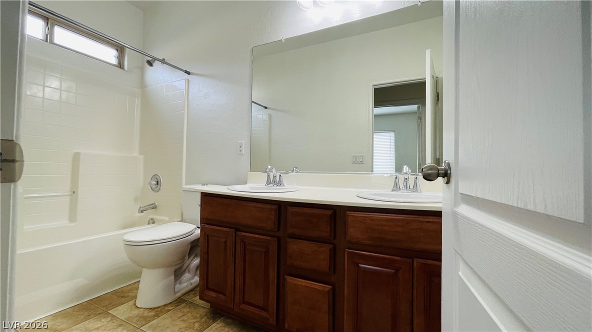 669 Emerald Idol Place Property Photo 17