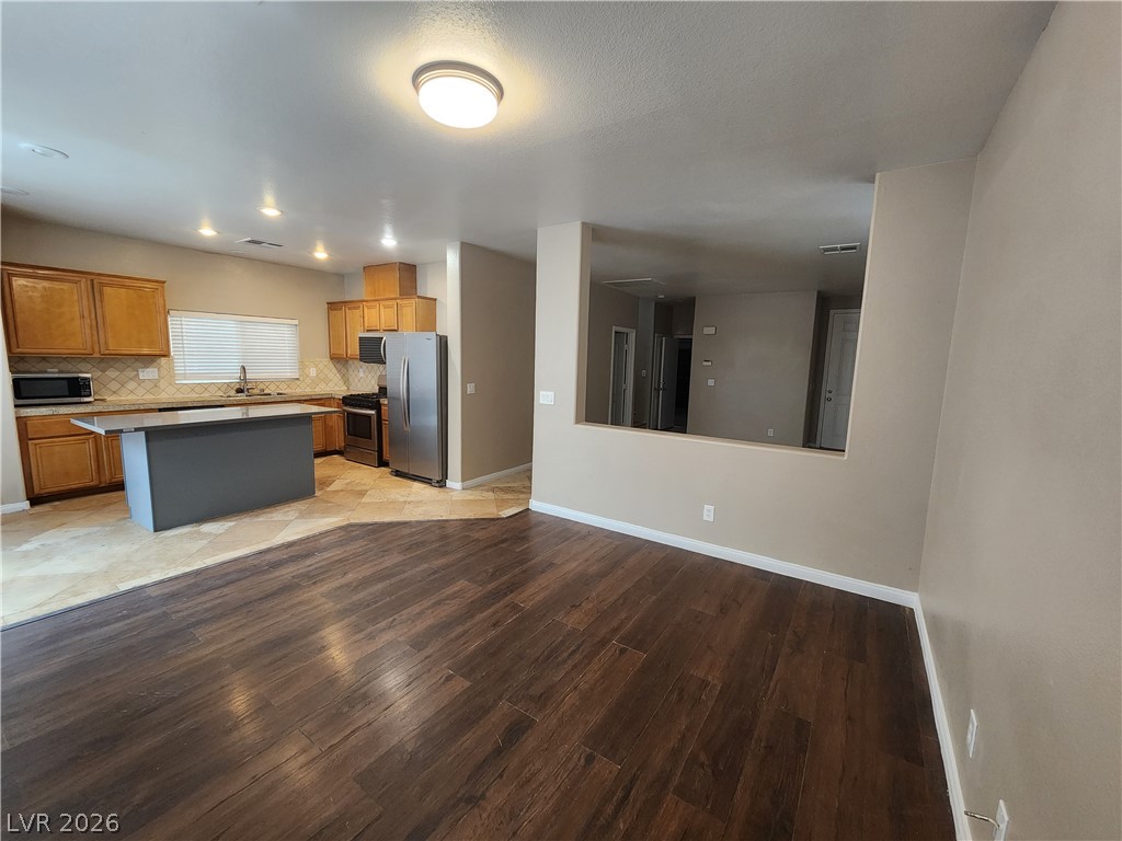 6338 Alpine Tree Avenue Property Photo 3