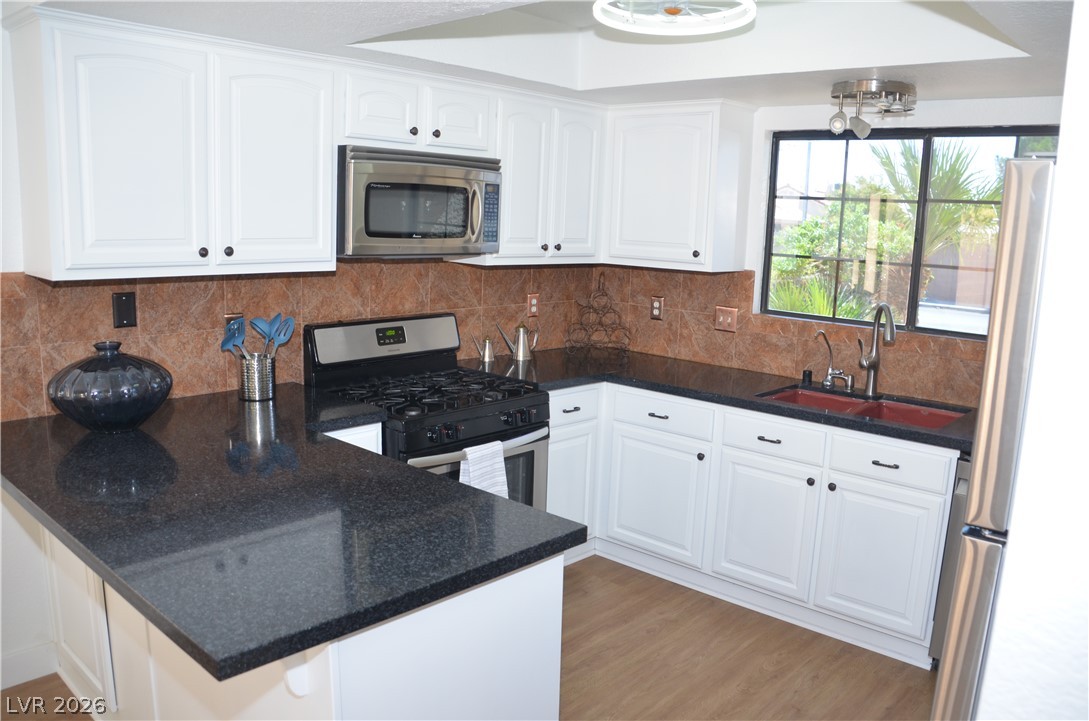 1442 White Drive Property Photo 3
