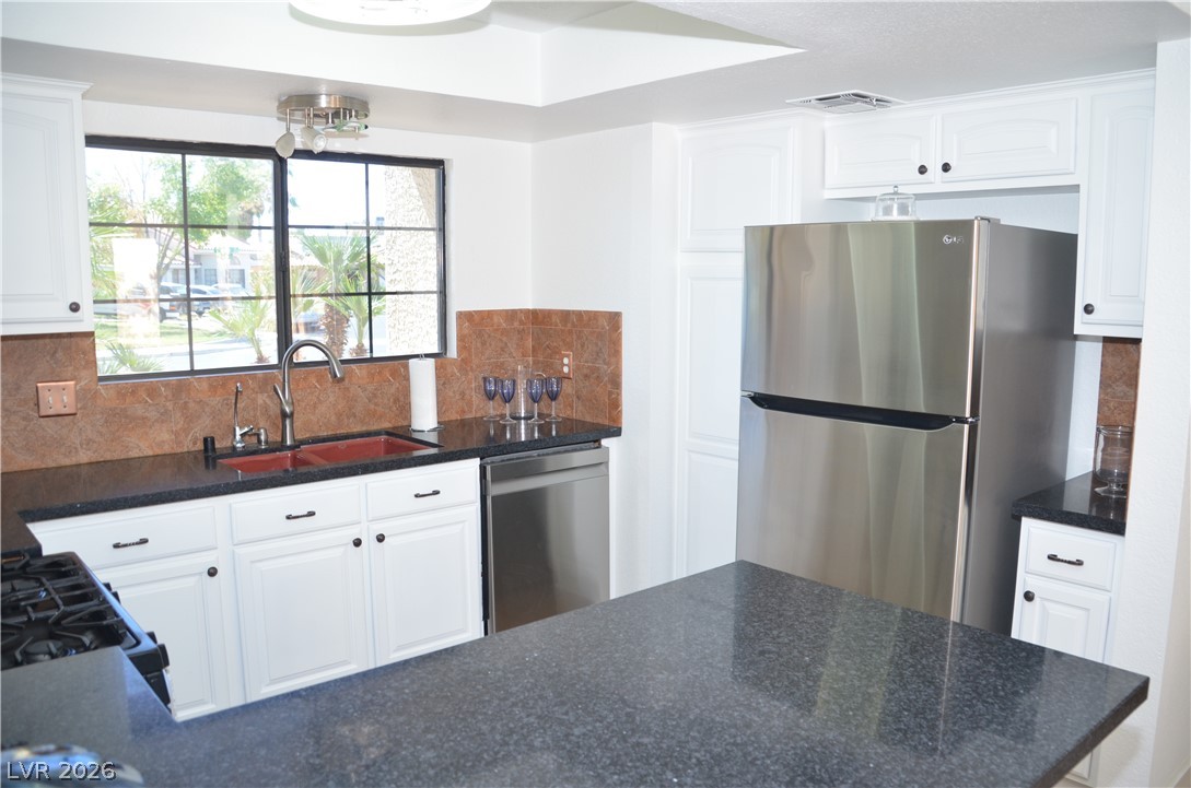1442 White Drive Property Photo 4