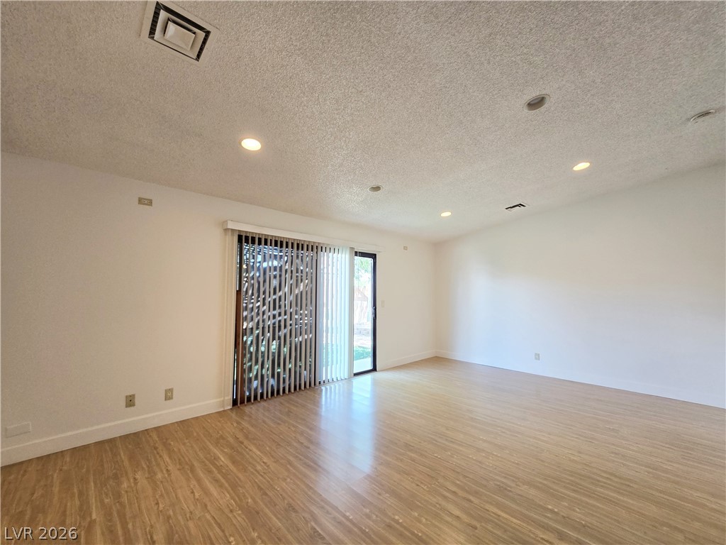6346 Bullion Boulevard Property Photo 3