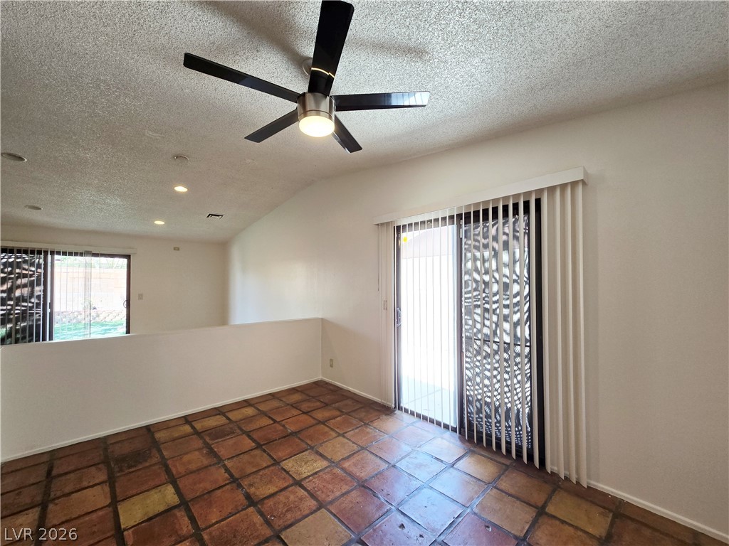 6346 Bullion Boulevard Property Photo 6