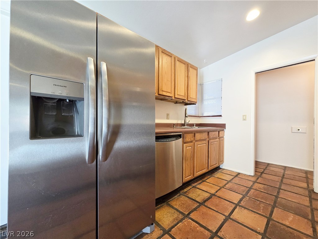6346 Bullion Boulevard Property Photo 10