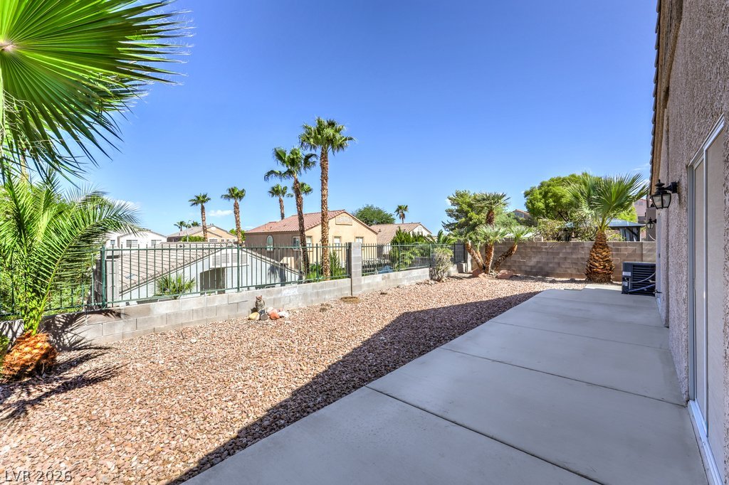 3186 Castle Canyon Avenue Property Photo 6