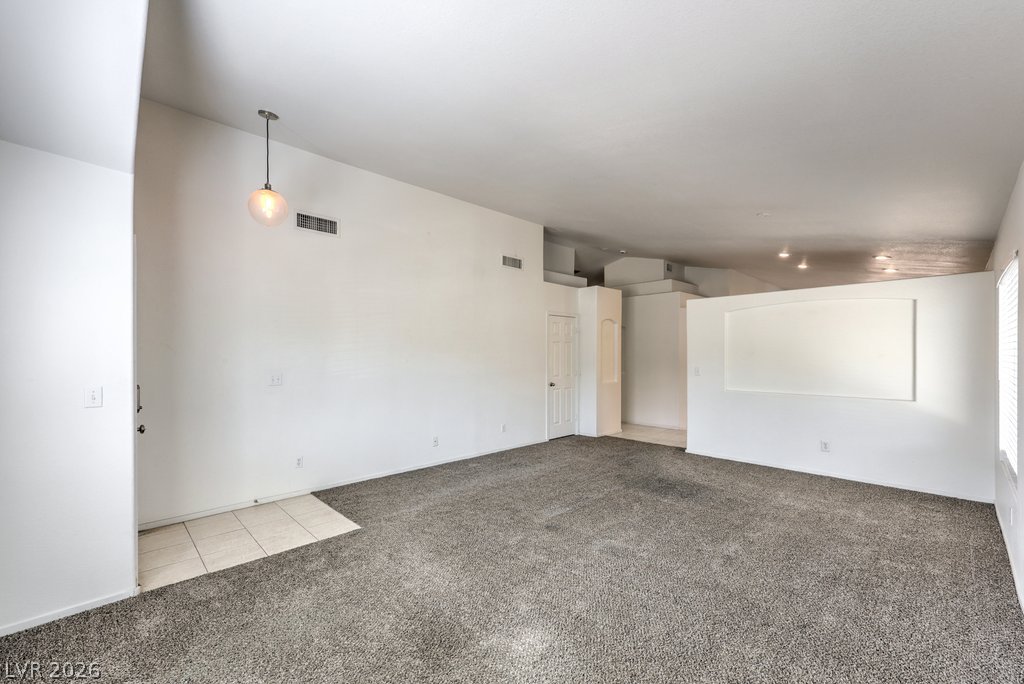 3186 Castle Canyon Avenue Property Photo 8