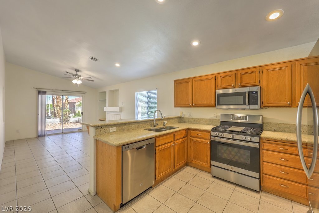 3186 Castle Canyon Avenue Property Photo 13