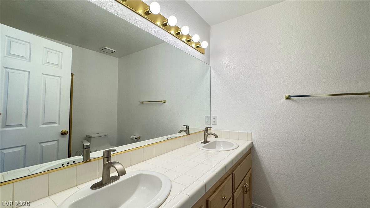 5425 Comchec Way 103 Property Photo 10