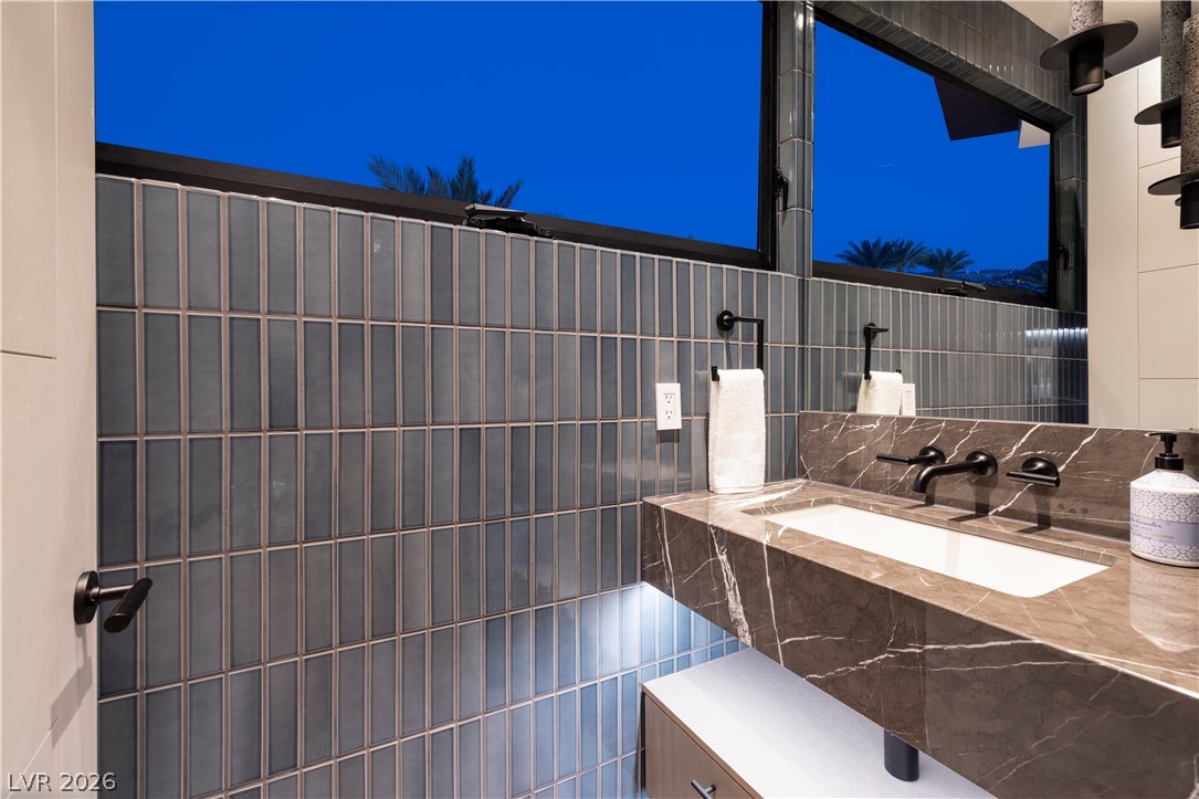 10 Sunrise Beach Circle Property Photo 32
