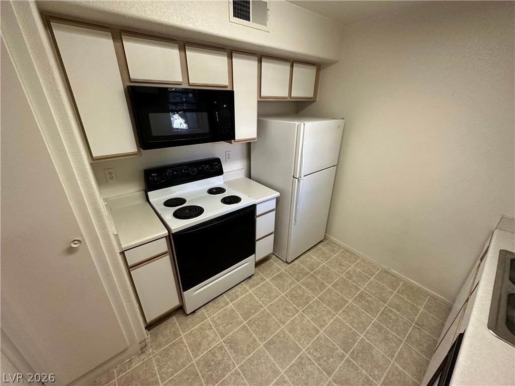 2300 East Silverado Ranch Boulevard 1118 Property Photo 6