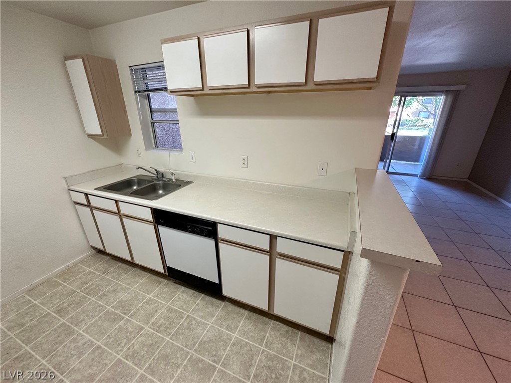 2300 East Silverado Ranch Boulevard 1118 Property Photo 7
