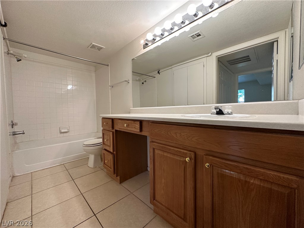 2300 East Silverado Ranch Boulevard 1118 Property Photo 16