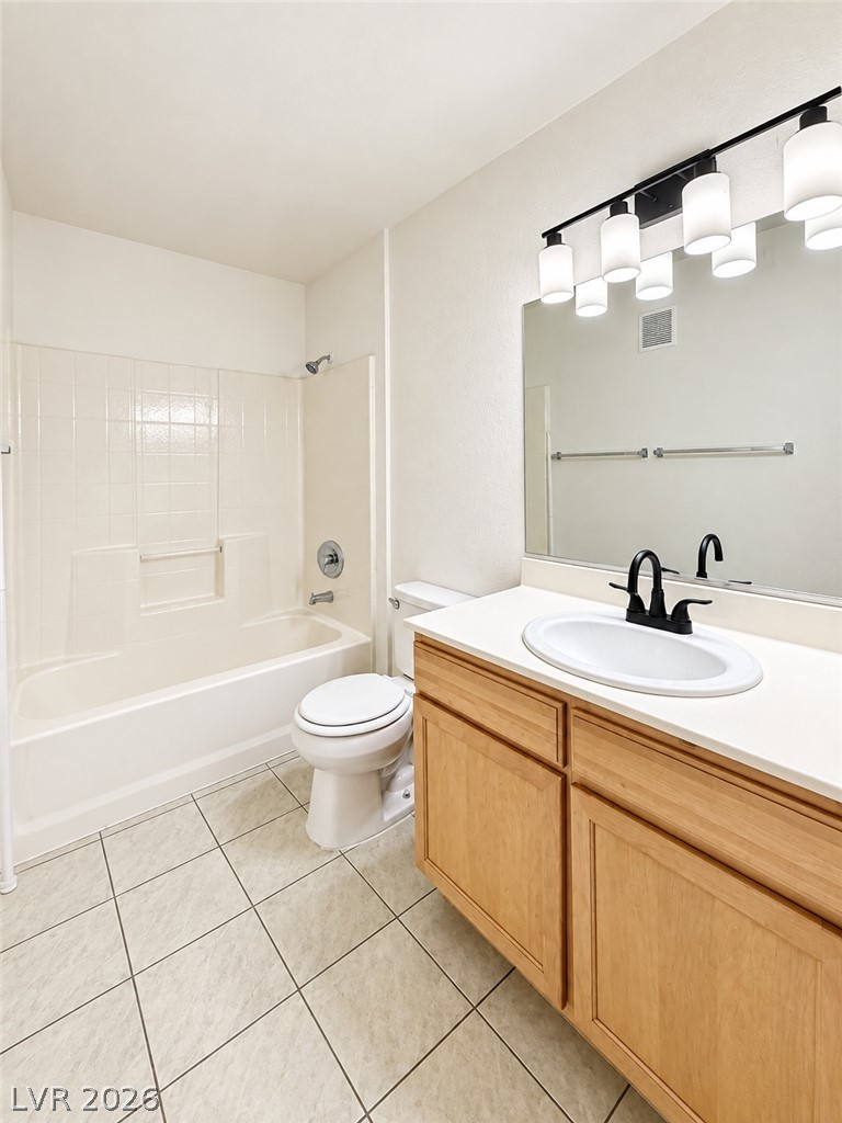 5229 Caspian Springs Drive 102 Property Photo 8