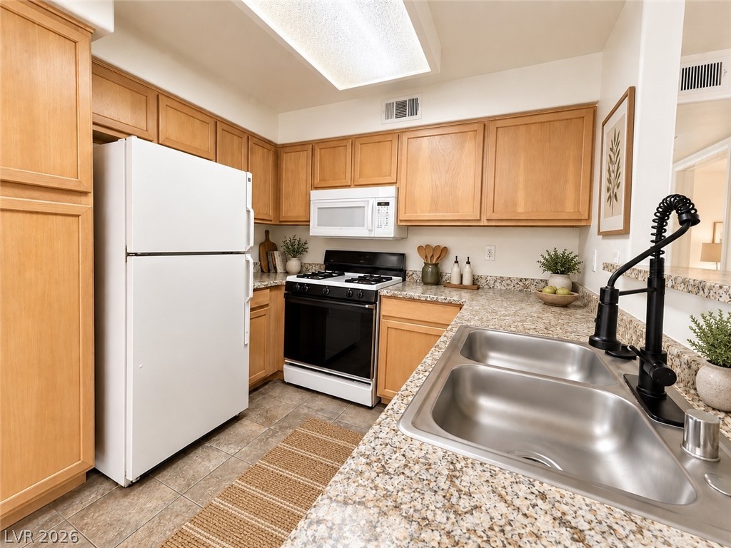 5229 Caspian Springs Drive 102 Property Photo 41
