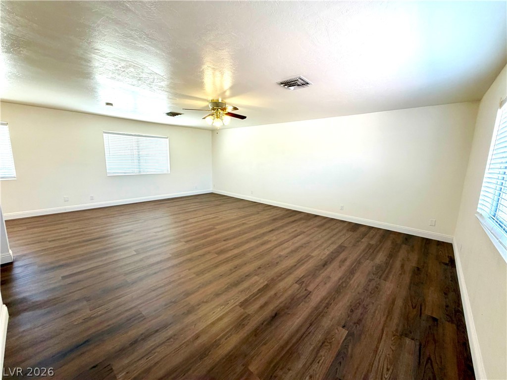 1571 Turf Drive Property Photo 7
