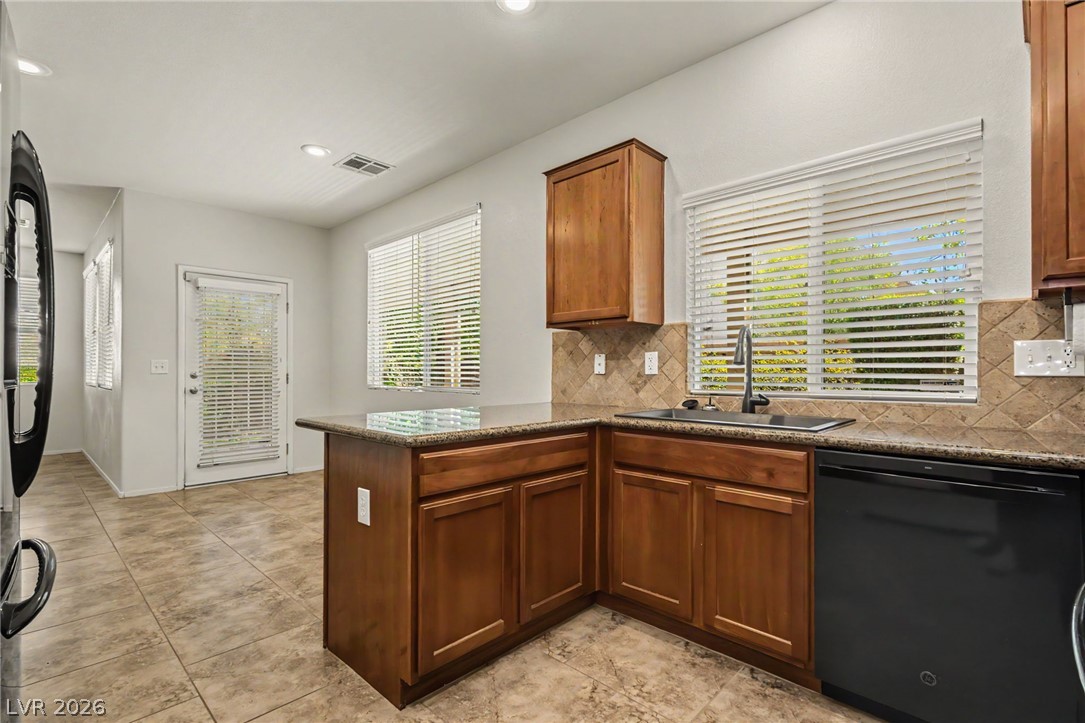 10643 Bandera Mountain Lane Property Photo 14