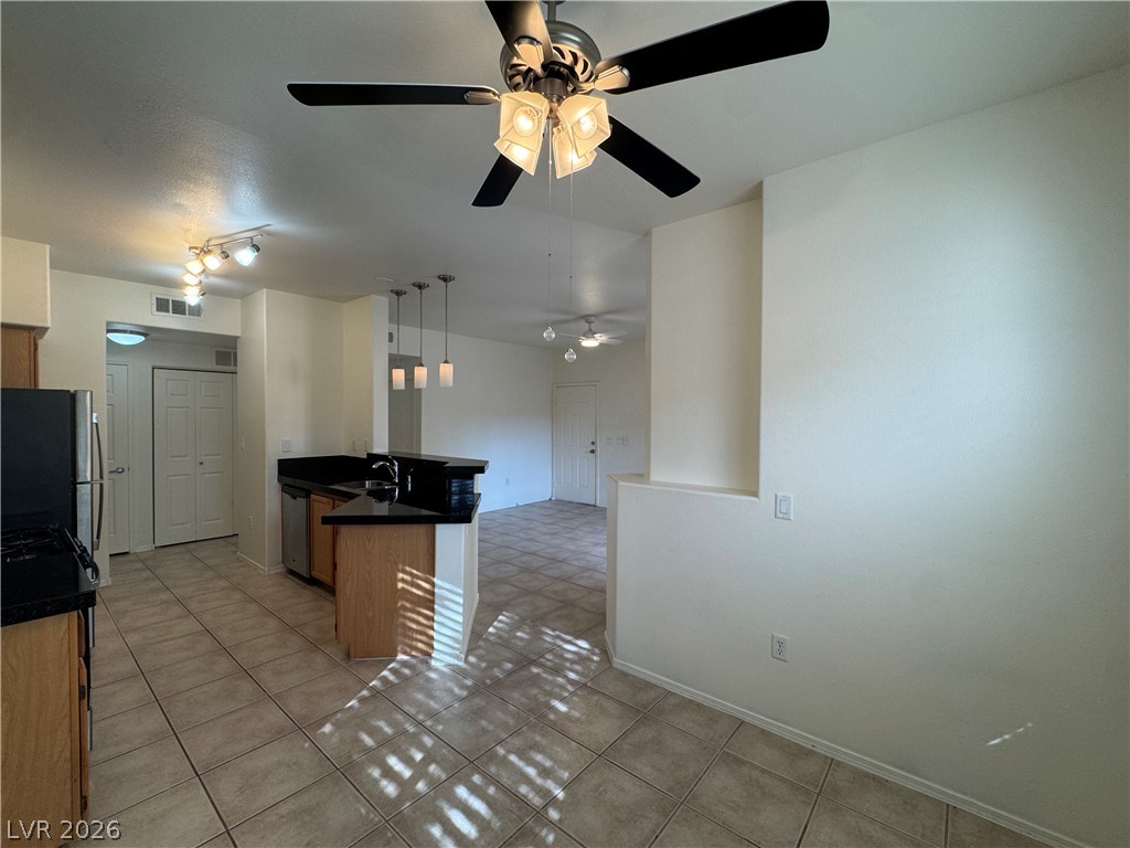 1050 East Cactus Avenue 1082 Property Photo 8