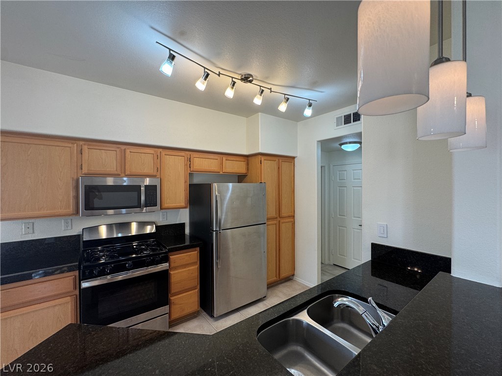 1050 East Cactus Avenue 1082 Property Photo 11