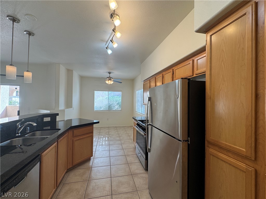1050 East Cactus Avenue 1082 Property Photo 12
