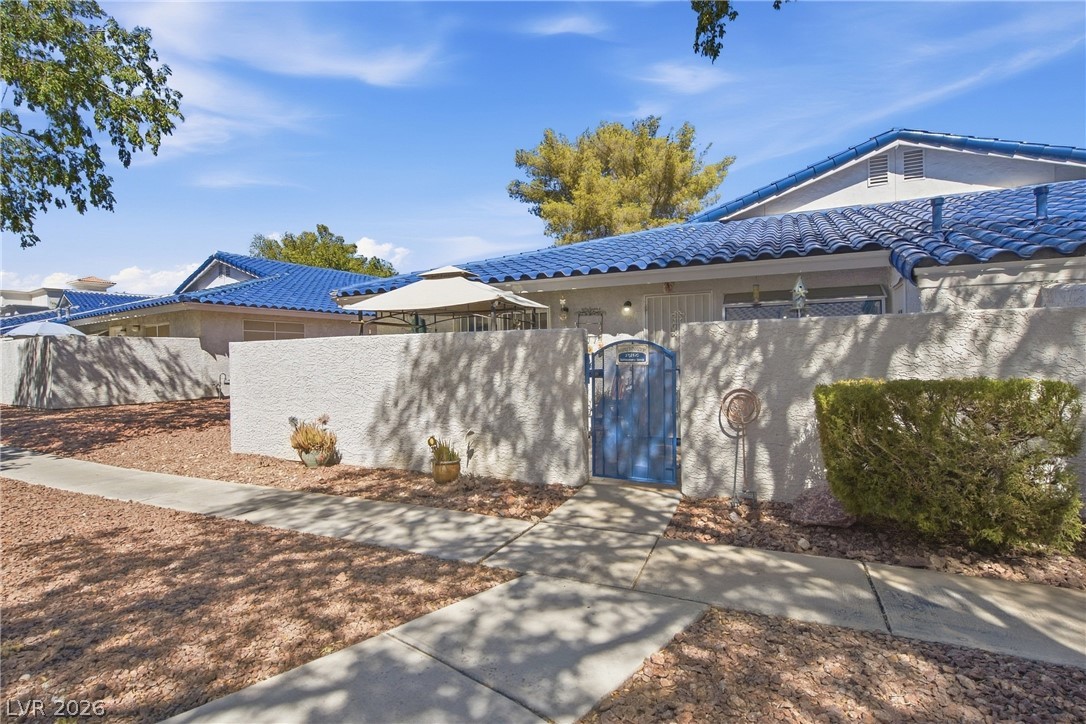 2121 Willowbury Drive C Property Photo 1