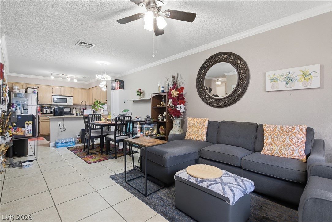 2121 Willowbury Drive C Property Photo 4