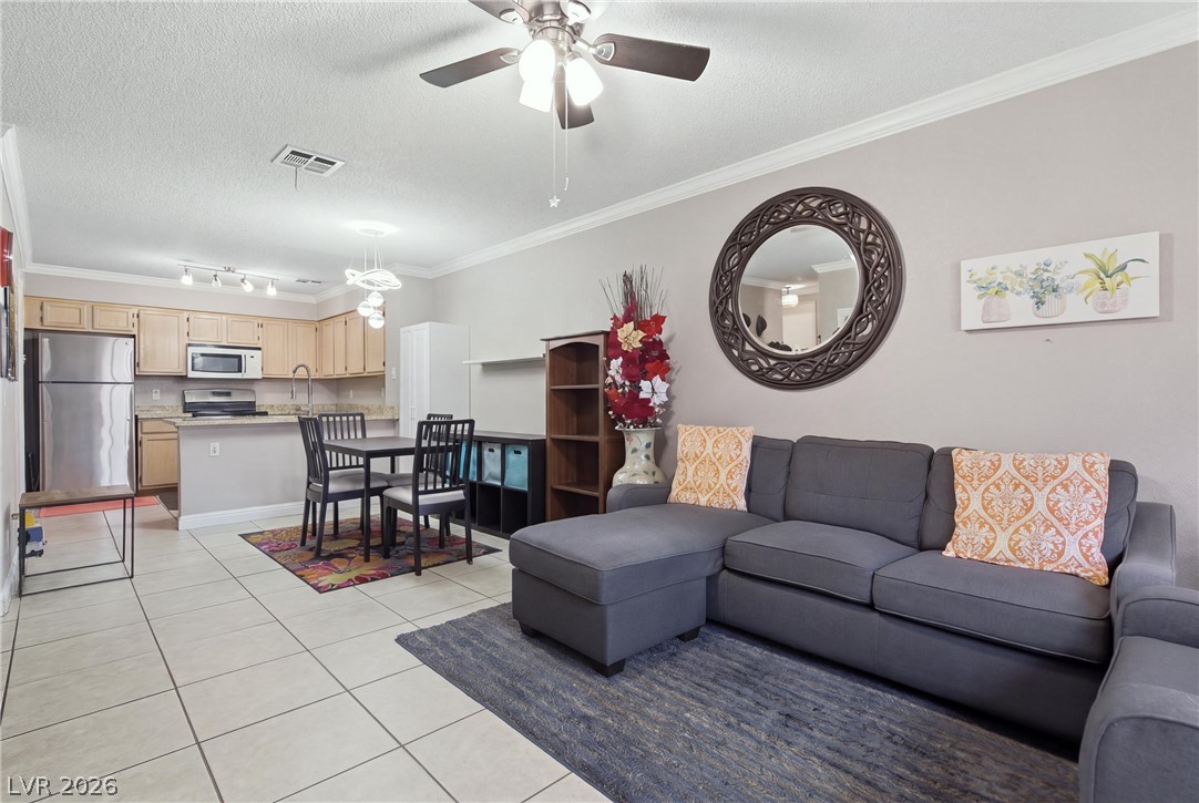 2121 Willowbury Drive C Property Photo 5