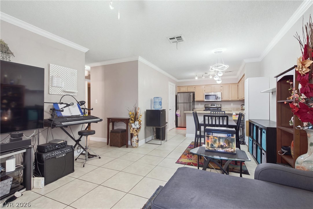 2121 Willowbury Drive C Property Photo 9