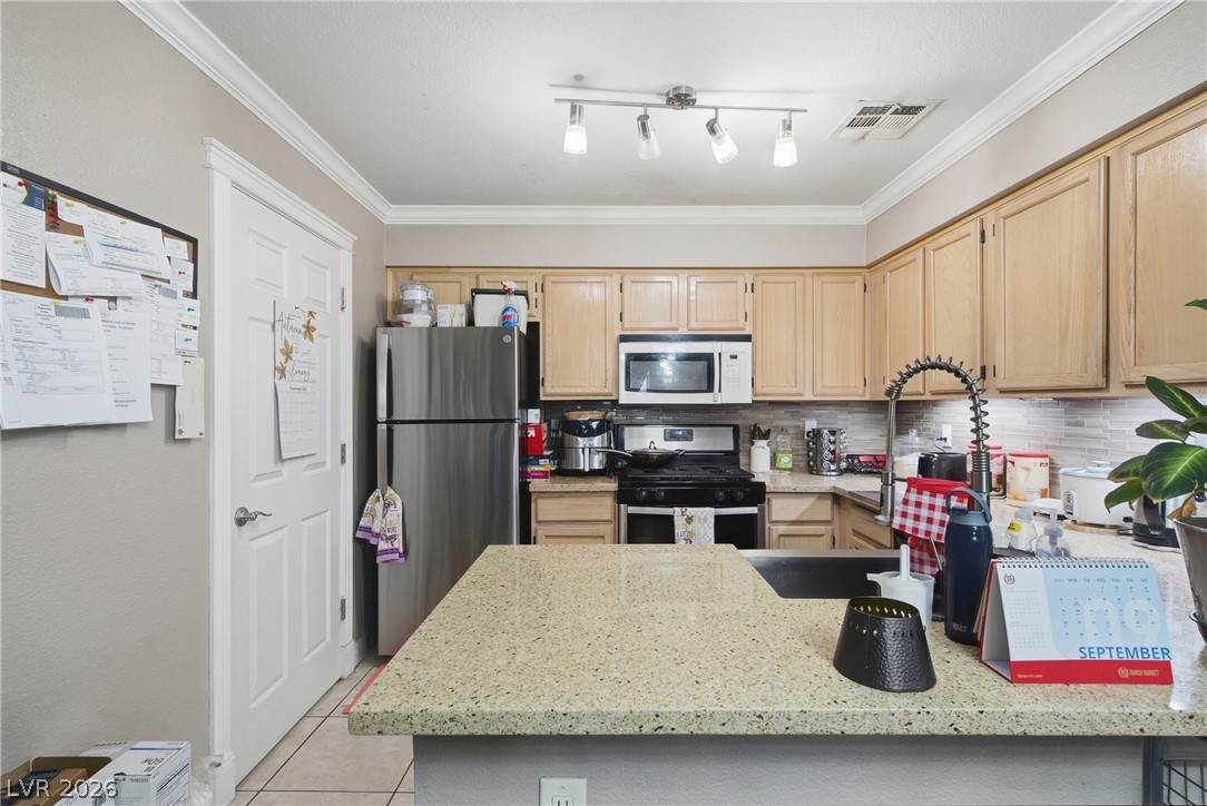 2121 Willowbury Drive C Property Photo 18