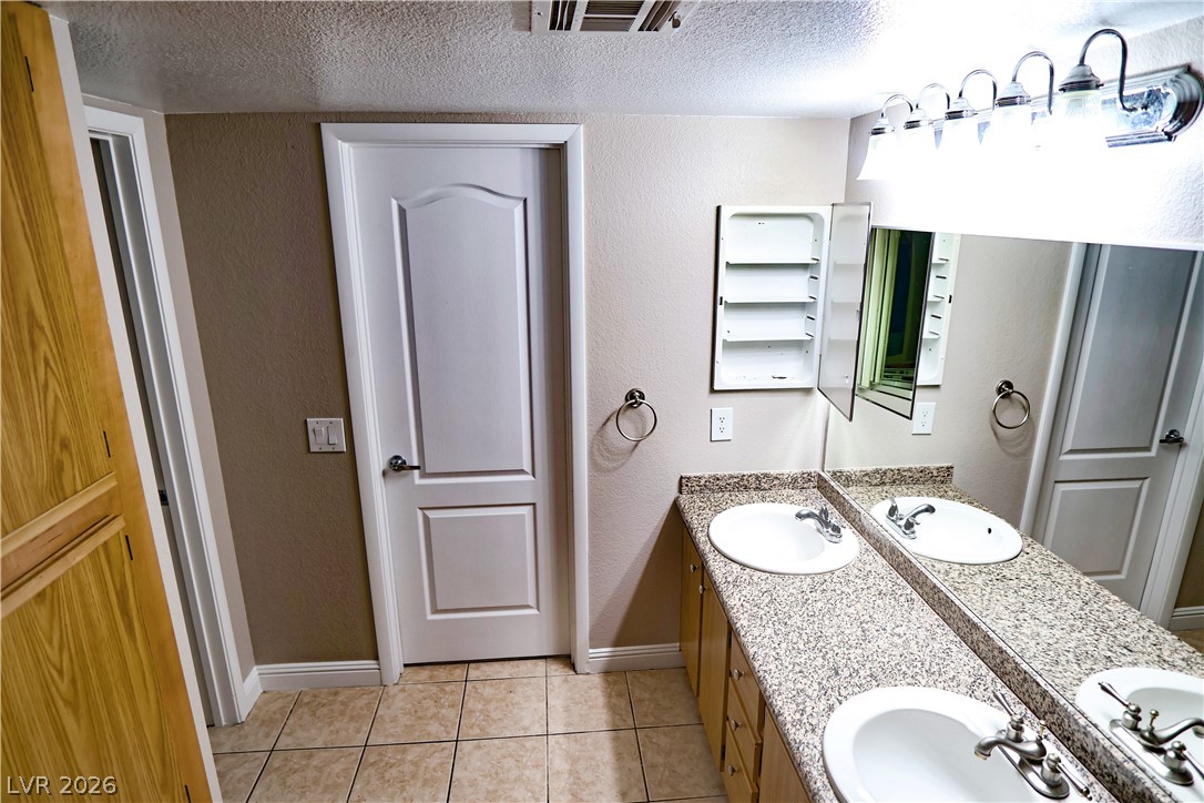 5055 West Hacienda Avenue 2017 Property Photo 4