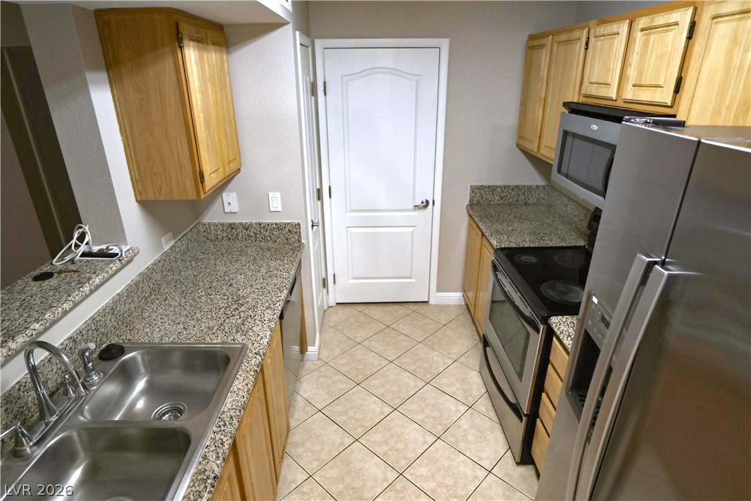 5055 West Hacienda Avenue 2017 Property Photo 9