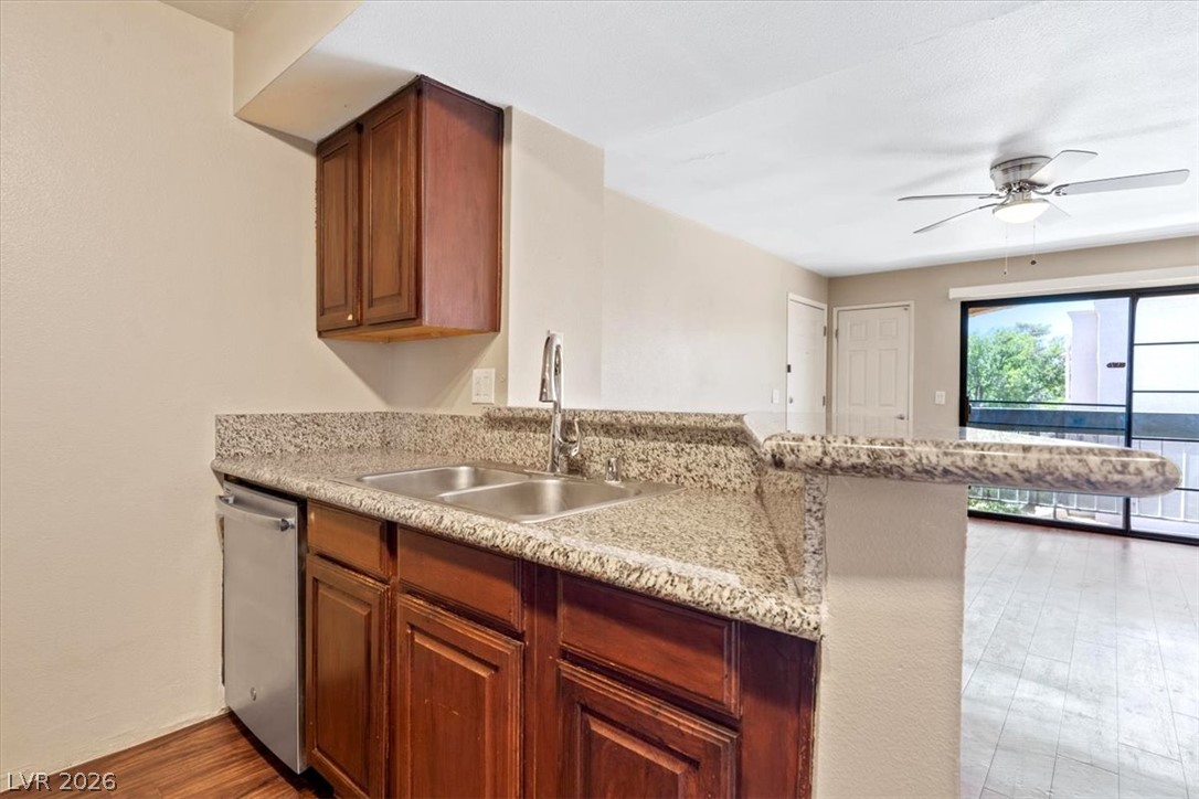 5154 South Jones Boulevard 203 Property Photo 33